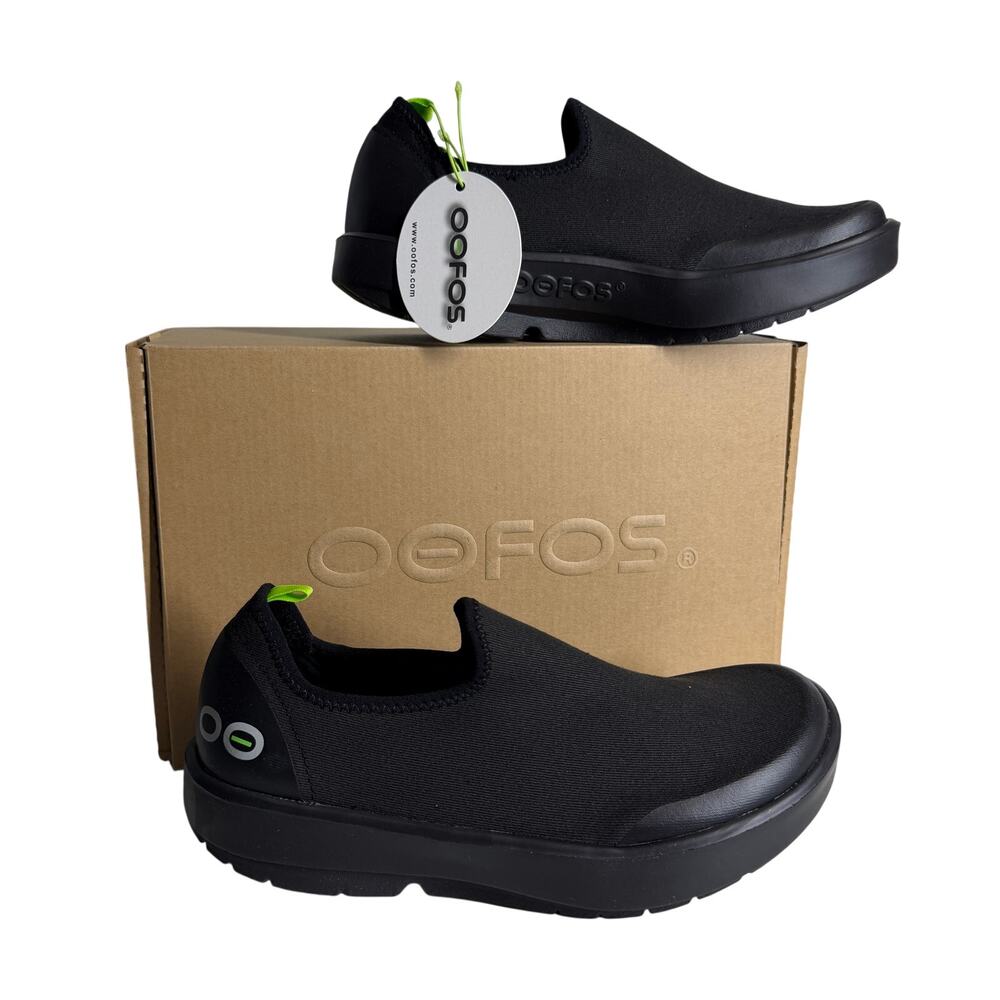 OOFOS Women’s OOmg eeZee Low All-Black Recovery Slip On Shoes size 7 NEW